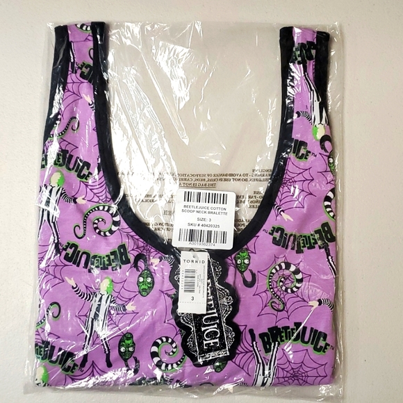 ♥️NWT VINTAGE TORRID BRALETTE - BEETLEJUICE WIRELESS SCOOP SPORTS BRA PLUS SIZE - Picture 5 of 15
